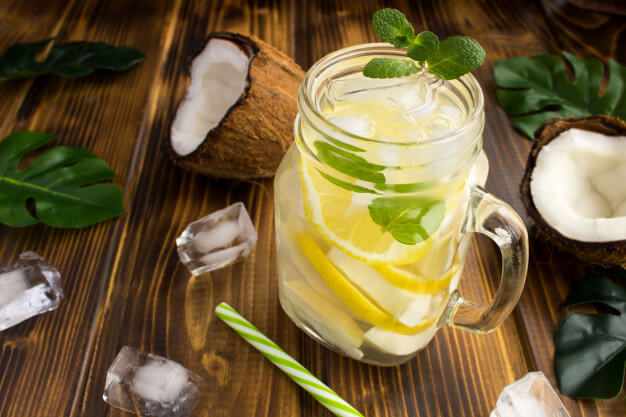 cold drink with coconut lemon mint 271740 500