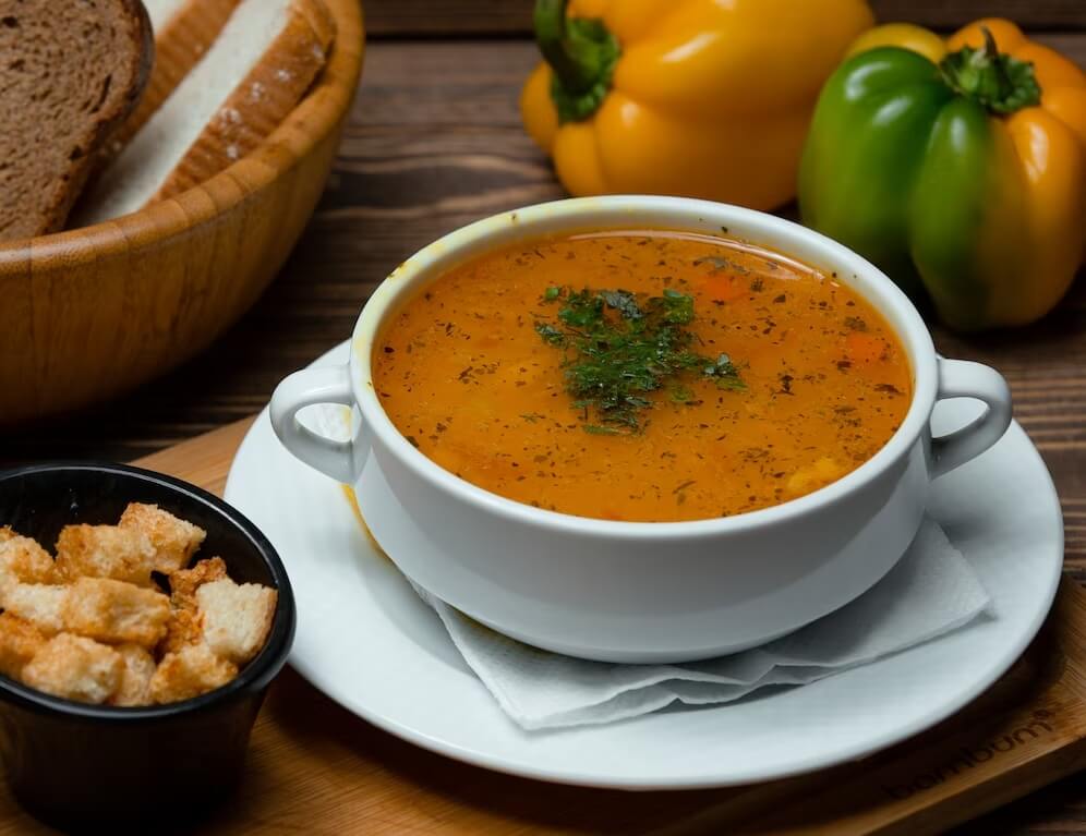 A melhor sopa nº 1 seca barriga, diz nutricionista